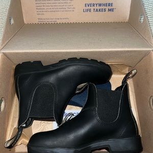 Voltan Black Blundstones
